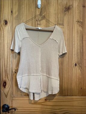 White Crow Beige Mixed-Waffle V-Neck Short Sleeve Top